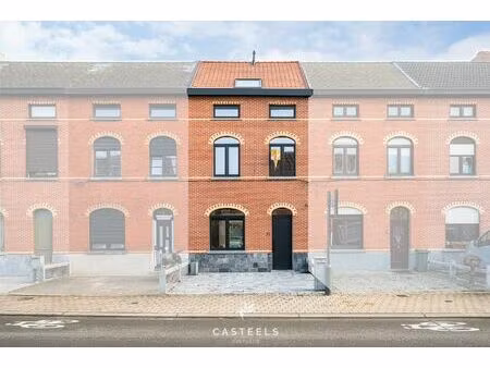 prachtige gerenoveerde gezinswoning te merelbeke-melle