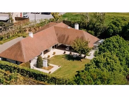 indrukwekkend vastgoed op 3.667 m² met dubbele garage