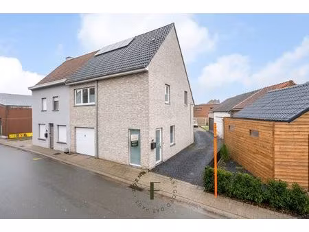 energiezuinige & halfopen bebouwing met 3 slaapkamers