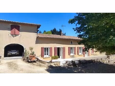 propriété de charme avec maison d'amis  piscine  terrain paysager et potentiel de développ