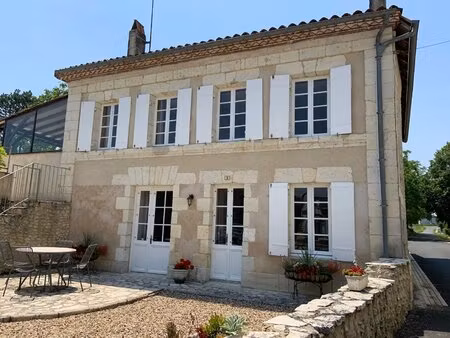 maison principale de 4 chambres  2 maisons d'amis et piscine