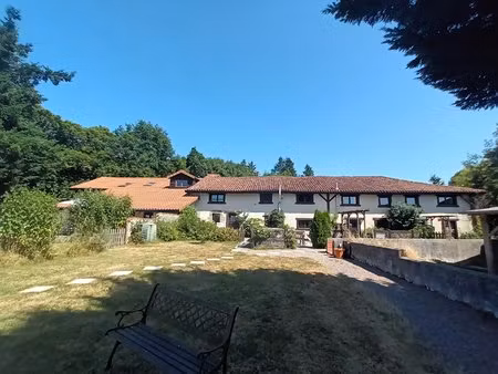 complexe de gîtes idéal avec piscine en charente – un trésor caché!