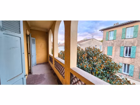 maison de village avec terrasse et garage