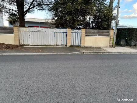 terrain 350 m² eysines