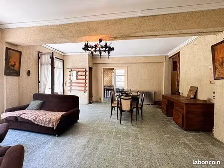 immeuble 18 pièces 390 m²