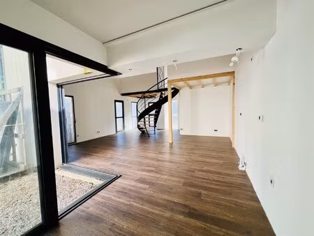 vente local professionnel de 97m2 avec terrasse de 9m2