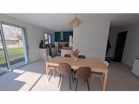 location maison 4 pièces 93m² frontenay rohan rohan 79270