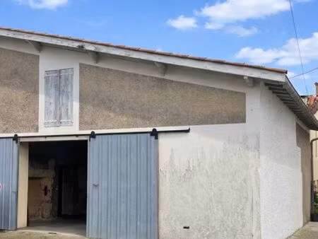 eysines bourg  chai en pierre 66 m² à rénover