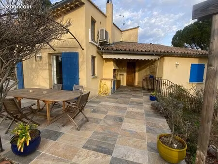 vente maison d'architecte  vue ventoux situé a 15 mn a pieds de la place montfort