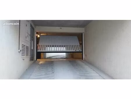 garage box fermé sécurisé saint-servan-saint-malo