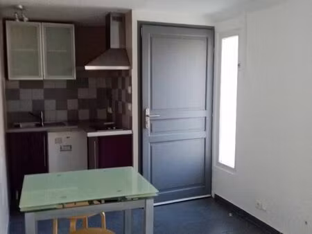 studio la farlede dans maison de ville