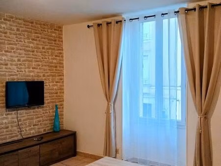 à louer - appartement meublé (centre-ville d'orange)