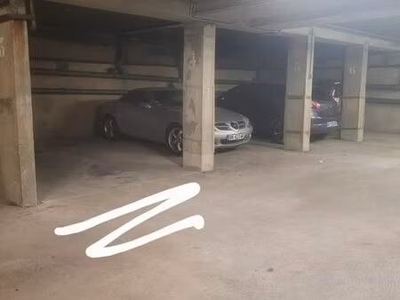 place de parking et cave