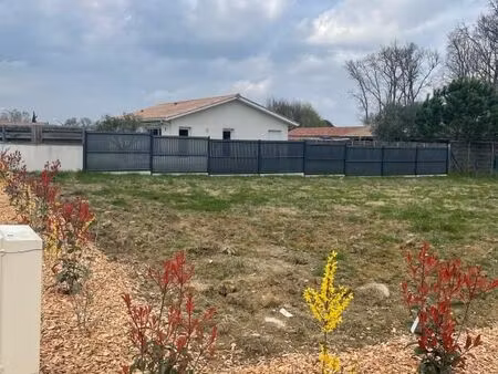 terrain 600 m² madirac