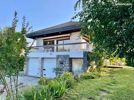 grand t4 dans maison à pringy