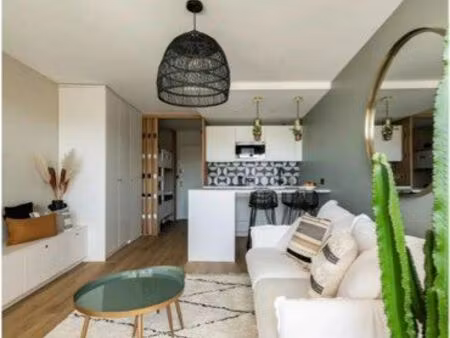 studio meublé refait à neuf