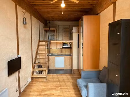 pour étudiant : appart 19 m² - 595 cc - lyon 4 - métro croix-rousse à 5 minutes