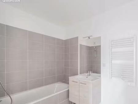 73m2 - balcon - parking