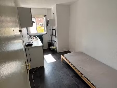 chambre étudiante meublée (conseil des xv / orangerie)