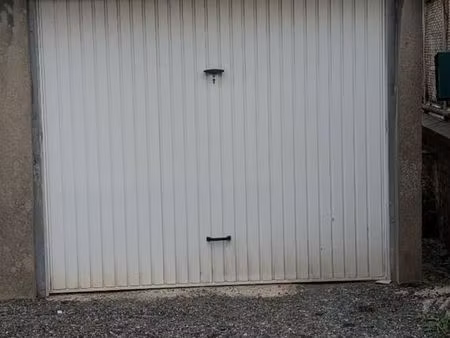 ?️ garage fermé 21 m² – propre & sécurisé – rue de tourcoing  cambrai