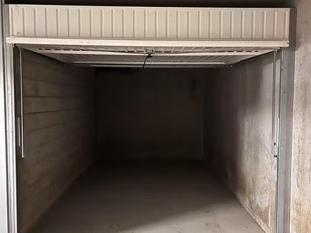 garage fermer à louer