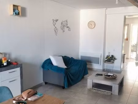 maison de ville meublée avec jardin - fontenay le comte