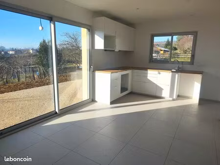 location maison 98m² uchizy