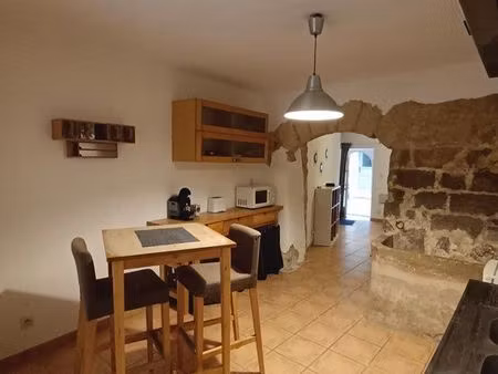 loue t2 avec cour privée au cœur de saint-paul-trois-châteaux