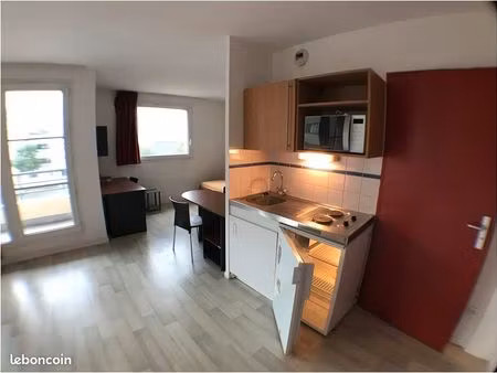 studio 1 pièce 27 m²