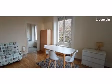 studio 1 pièce 38 m²
