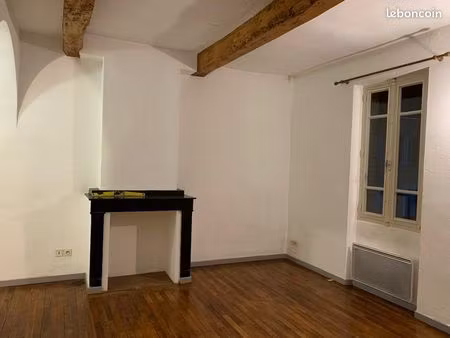 appartement t2 rénové  traversant avec balcon