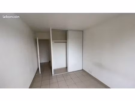 t3 en résidence calme avec 2 places de parking