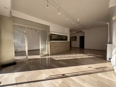 location local commercial 110m² le cannet 06110