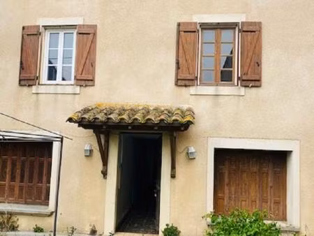 grande maison de 182 m² à rénover  avec grande remise  cours et jardin ombragé