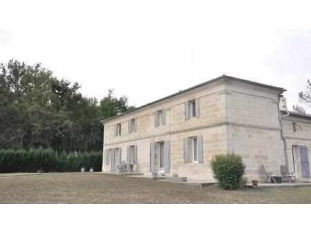 propriété en pierre de 230 m² sur 2.10 ha