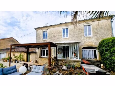 ancienne exploitation viticole avec maison et chai