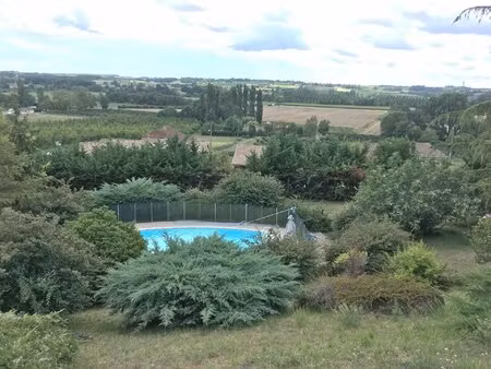 une maison de campagne de 5 chambres