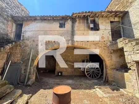 maison vauvert 140m2 avec jardin interieur et stationnement