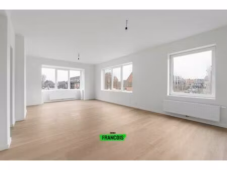 appartement te koop in oostende met 4 slaapkamers