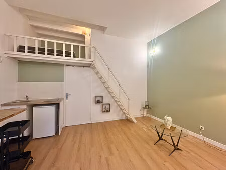 a louer - nantes saint clement - t1 avec mezzanine de 19.96 m² - refait a neuf et meuble