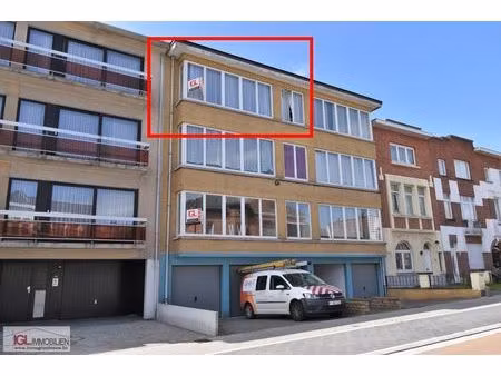 appartement 3de verdiep met 2 kamers