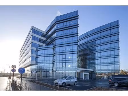 nieuwbouwkantoren met parking nabij e40