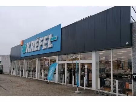 uitstekend gelegen commercieel pand naast brico