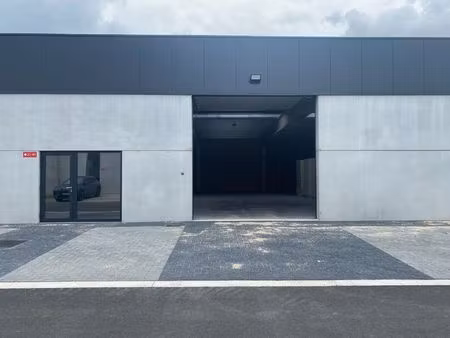 loods te huur van 337m² gelegen in bedrijvenpark melkerij in evergem-sleidinge