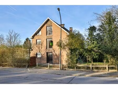 commercieel te koop in wommelgem met 5 slaapkamers