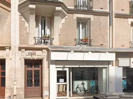 boutique-bureau a louer proche du metro dupleix