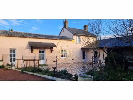 fermette 2 chambres nombreuses dependances cour et jardin