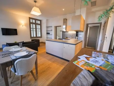 t2 meublé avec bellles prestations