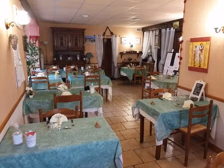 restaurant avec deux appartements