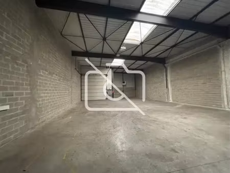 à louer – 4 cellules - local d'activités / entrepôt 1 100
